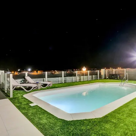 Pacific Ocean Villa *