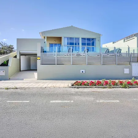 Pacific Ocean Villa *